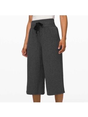 Lululemon Retreat Youself Crop Wide Leg Pant Size 4 Knit Grey